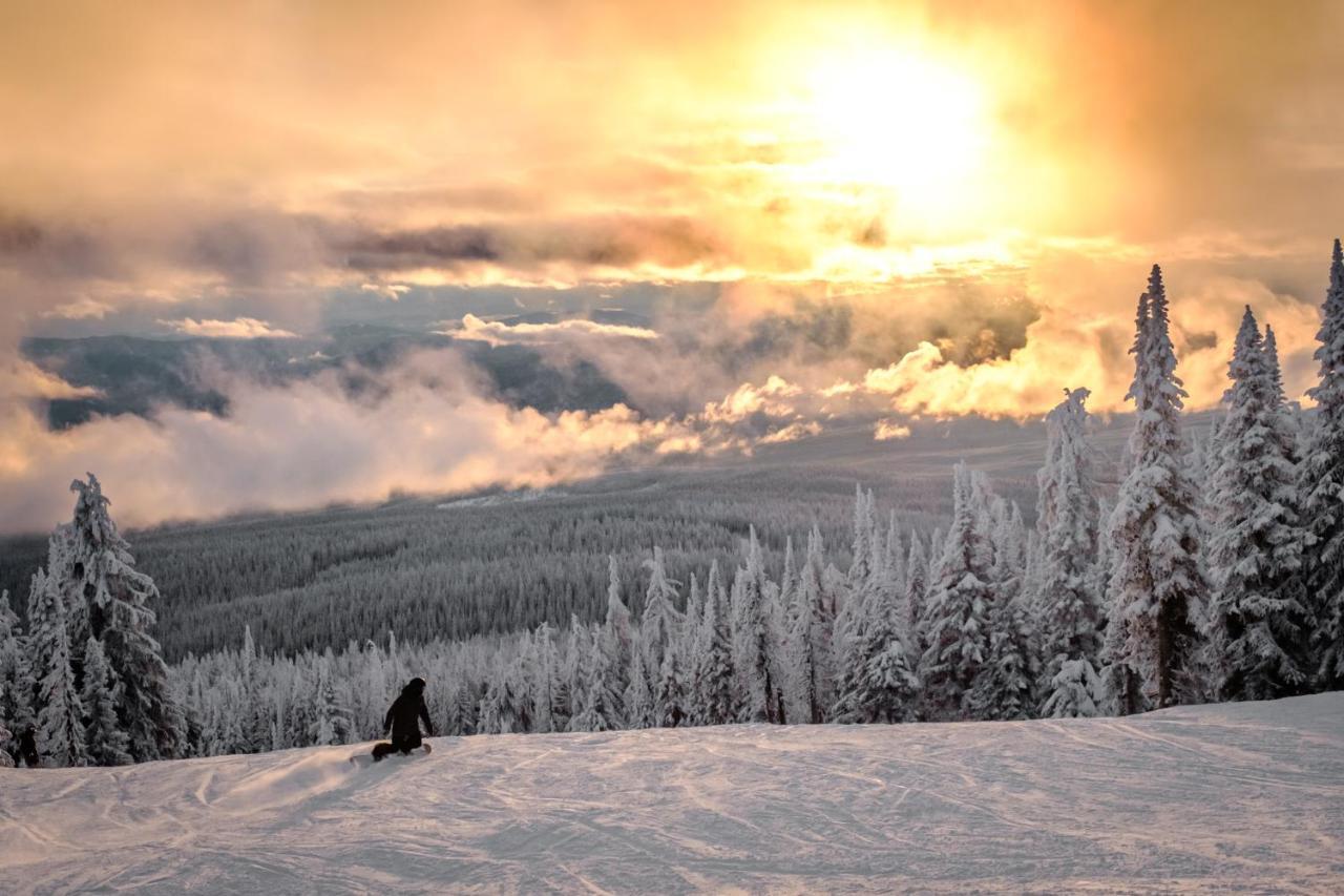 Chateau Big White Екстериор снимка